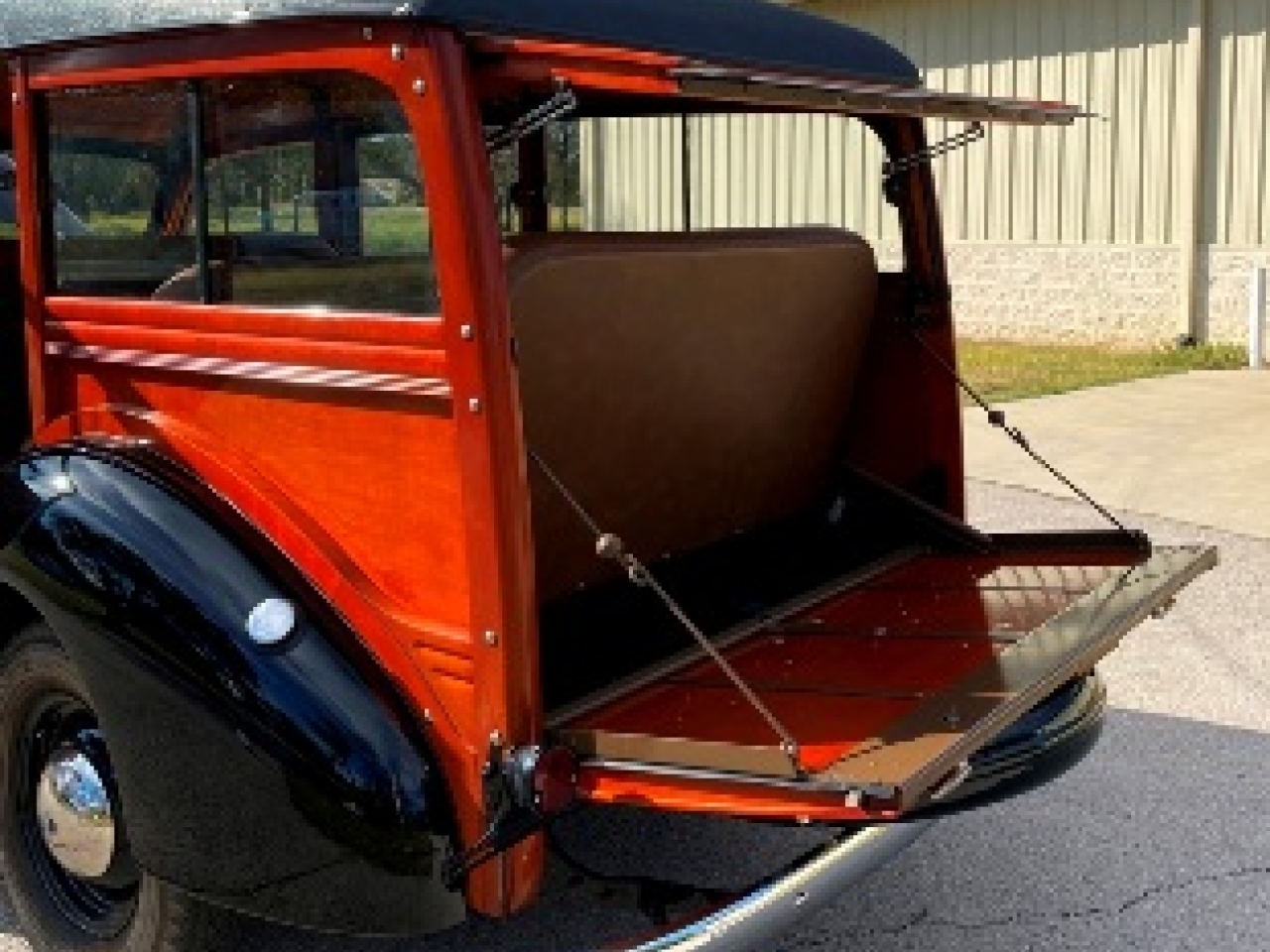 1940 Ford Standard Woodie Station Wagon
