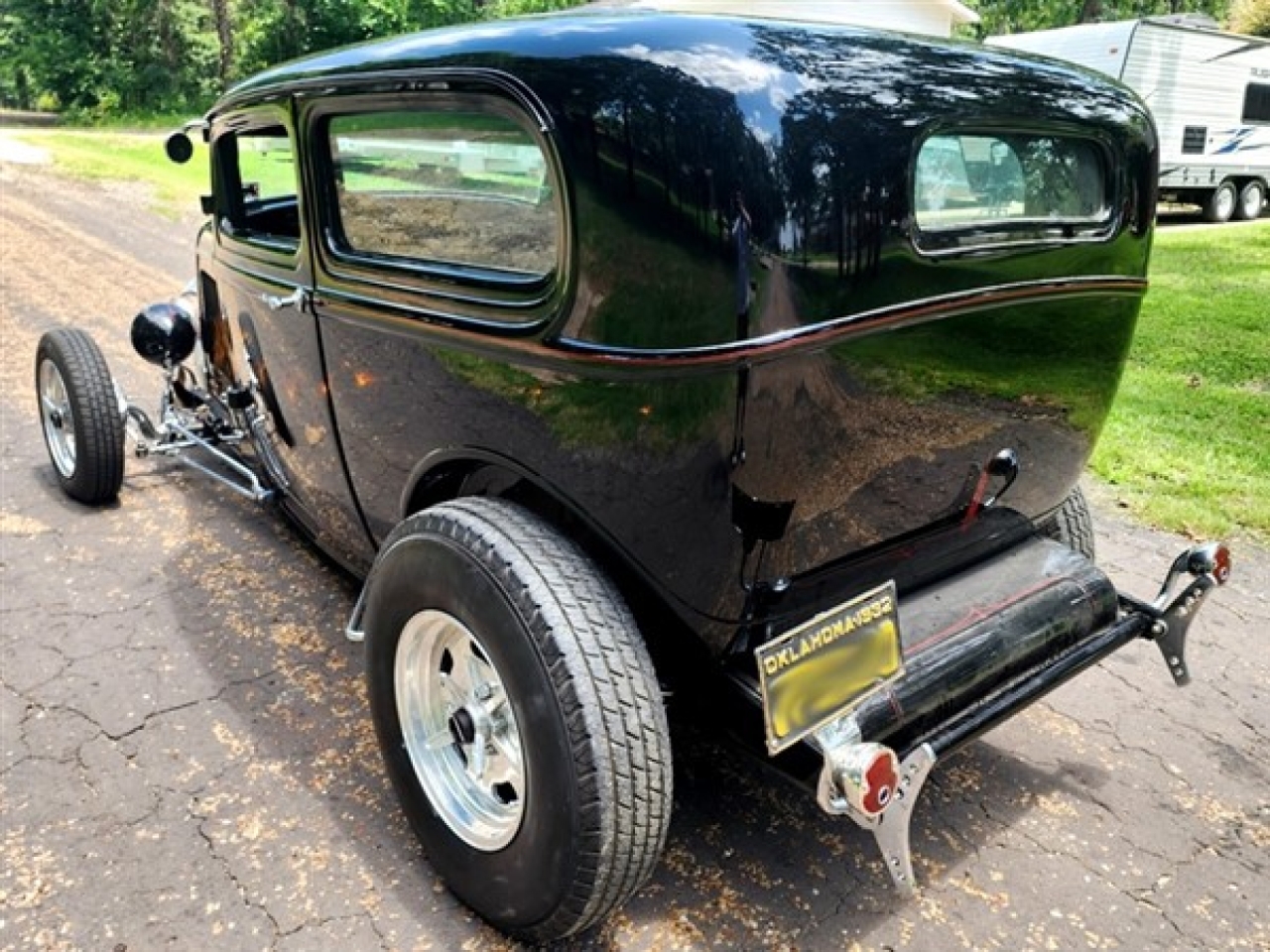 1932 Ford Sedan Custom