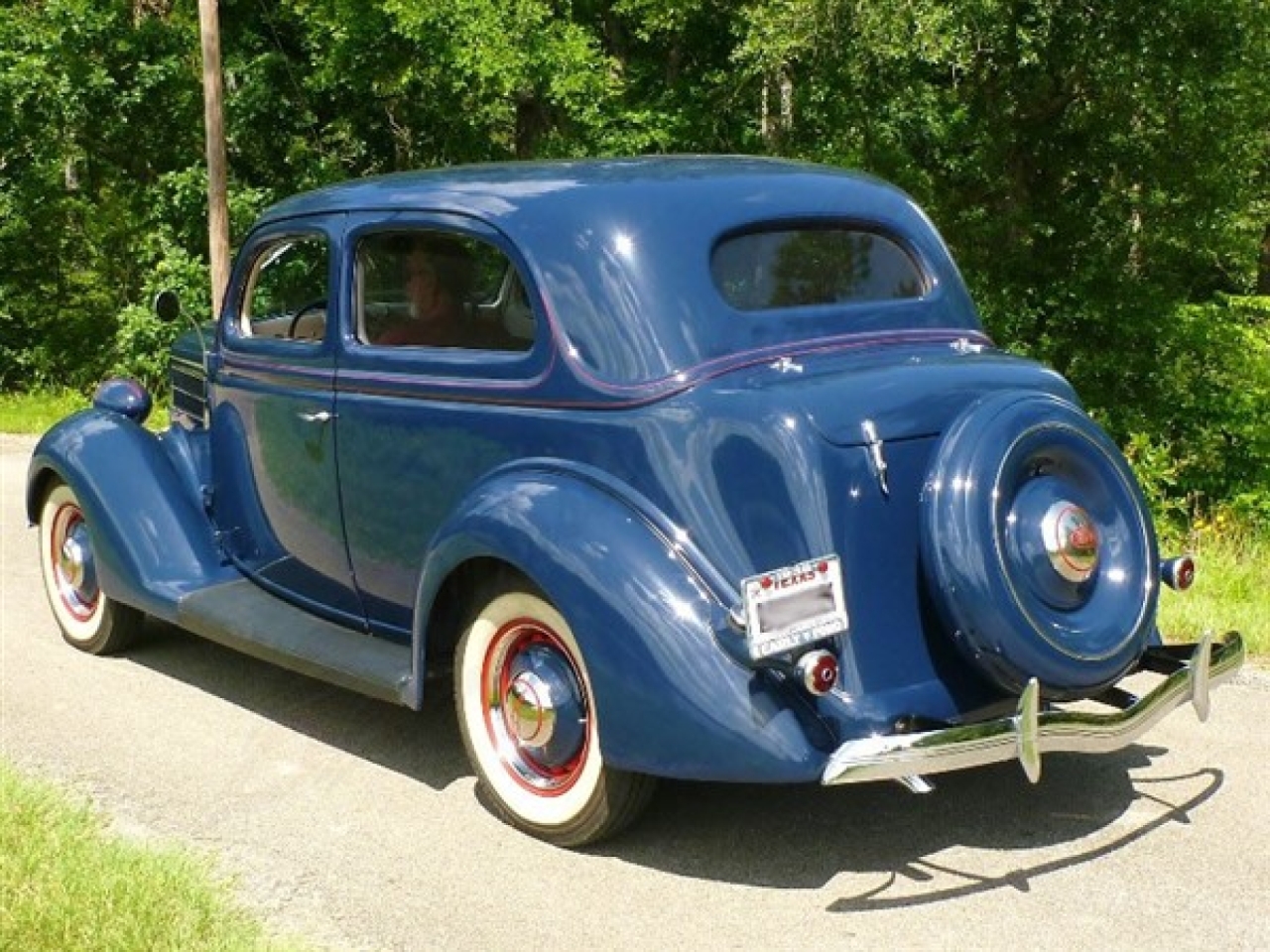 1936 Ford Humpback Sedan