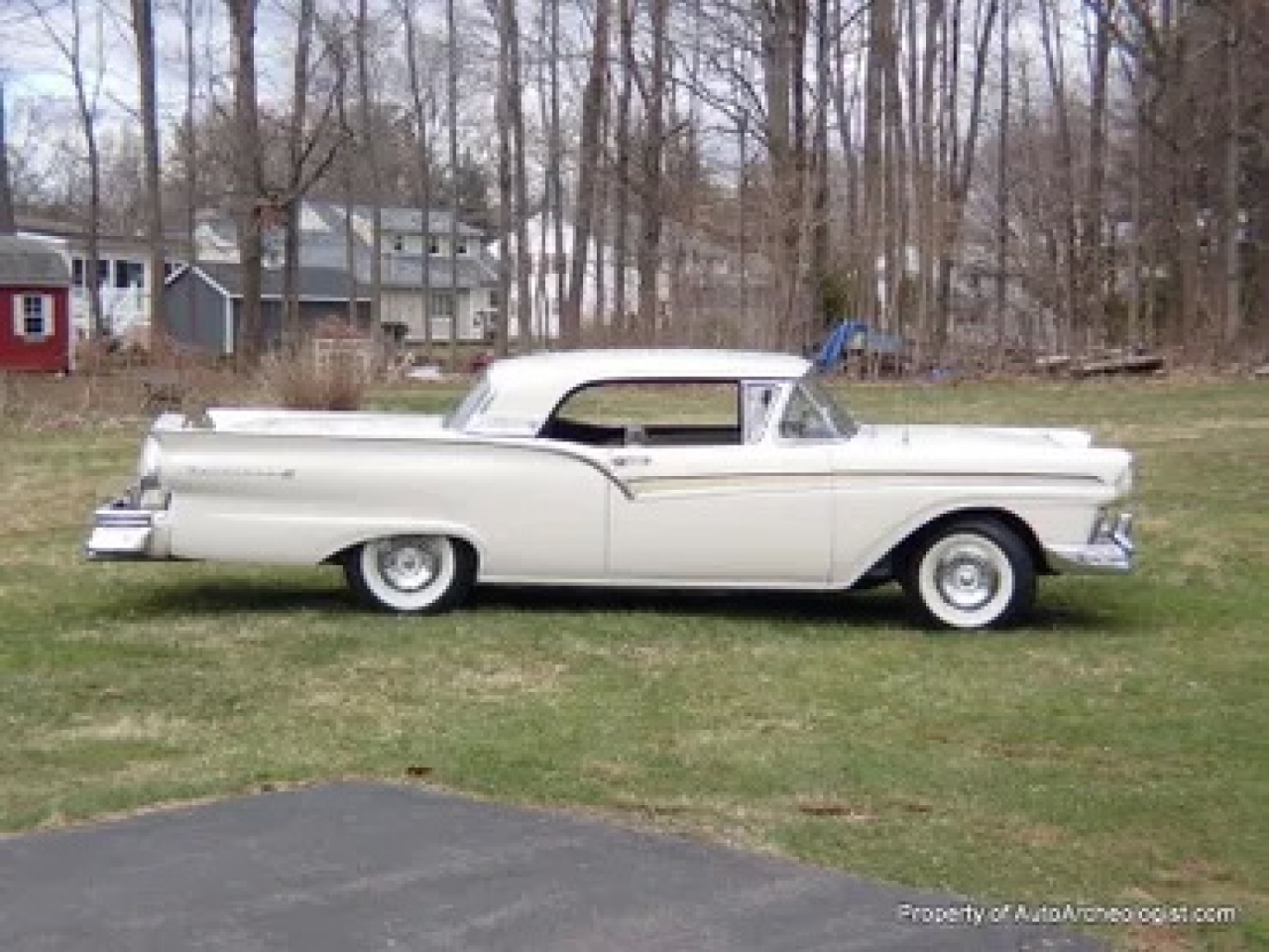 1957 Ford Skyliner