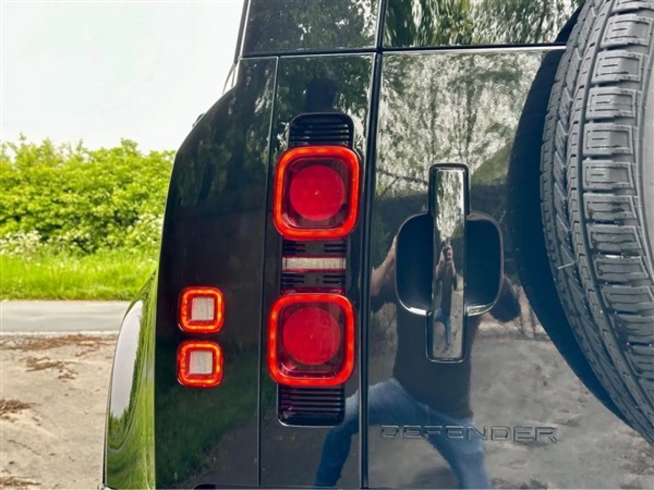 2025 Land Rover Defender 90