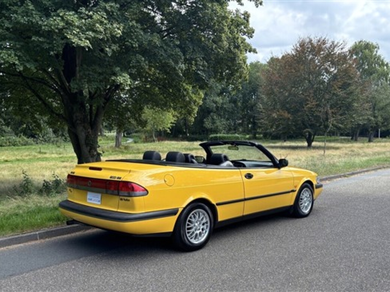 Saab 900 Mellow Yellow. SOLD Your Classic Car.