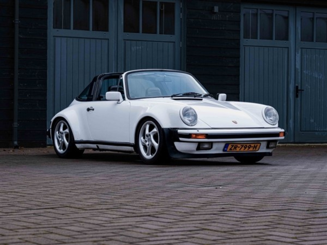 1984 Porsche 911 3.2 Carrera Targa 