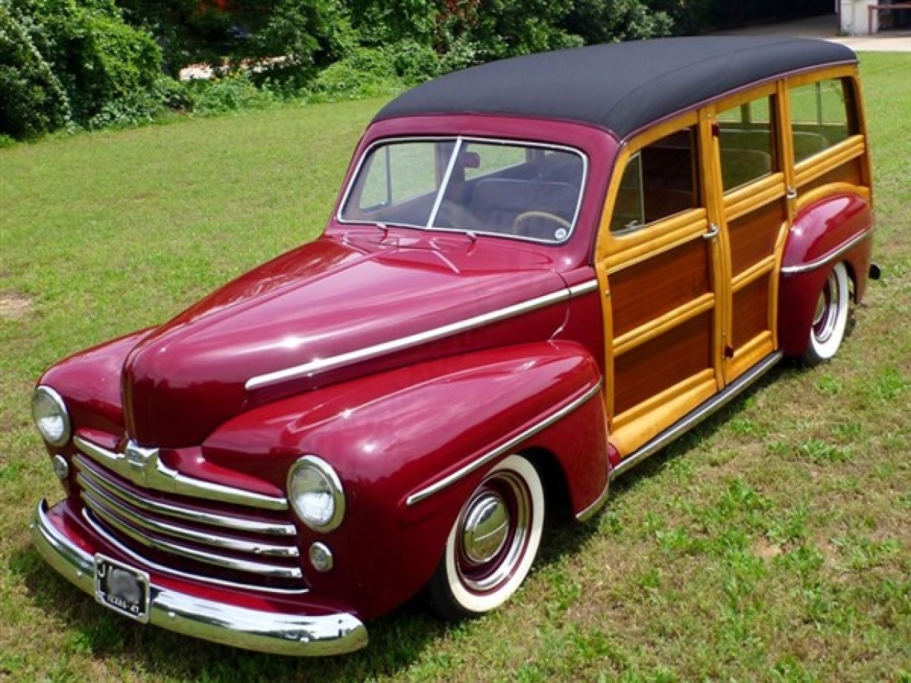 1947 Ford Super Deluxe Woodie Wagon