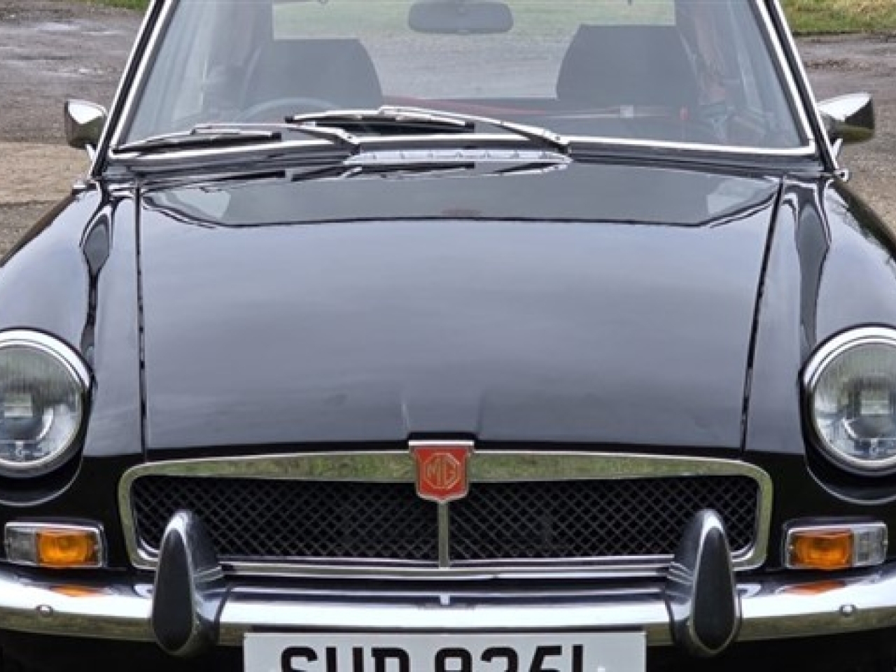 1973 MG B GT (Webasto Sunroof)