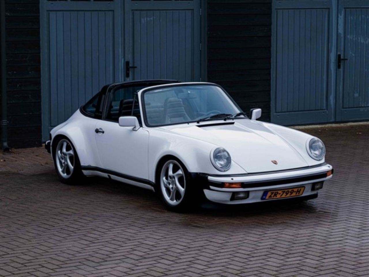 1984 Porsche 911 3.2 Carrera Targa 