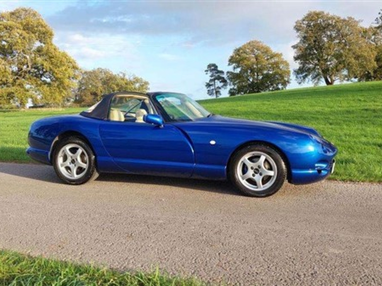 1999 TVR  Chimaera 4.5 GTS (Viper Blue)