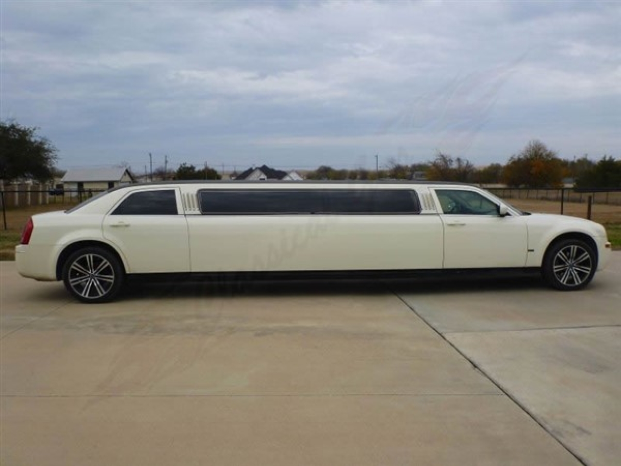 2006 Chrysler 300 Touring Limousine