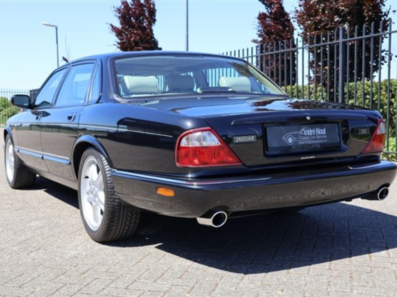 1999 Jaguar XJ-R