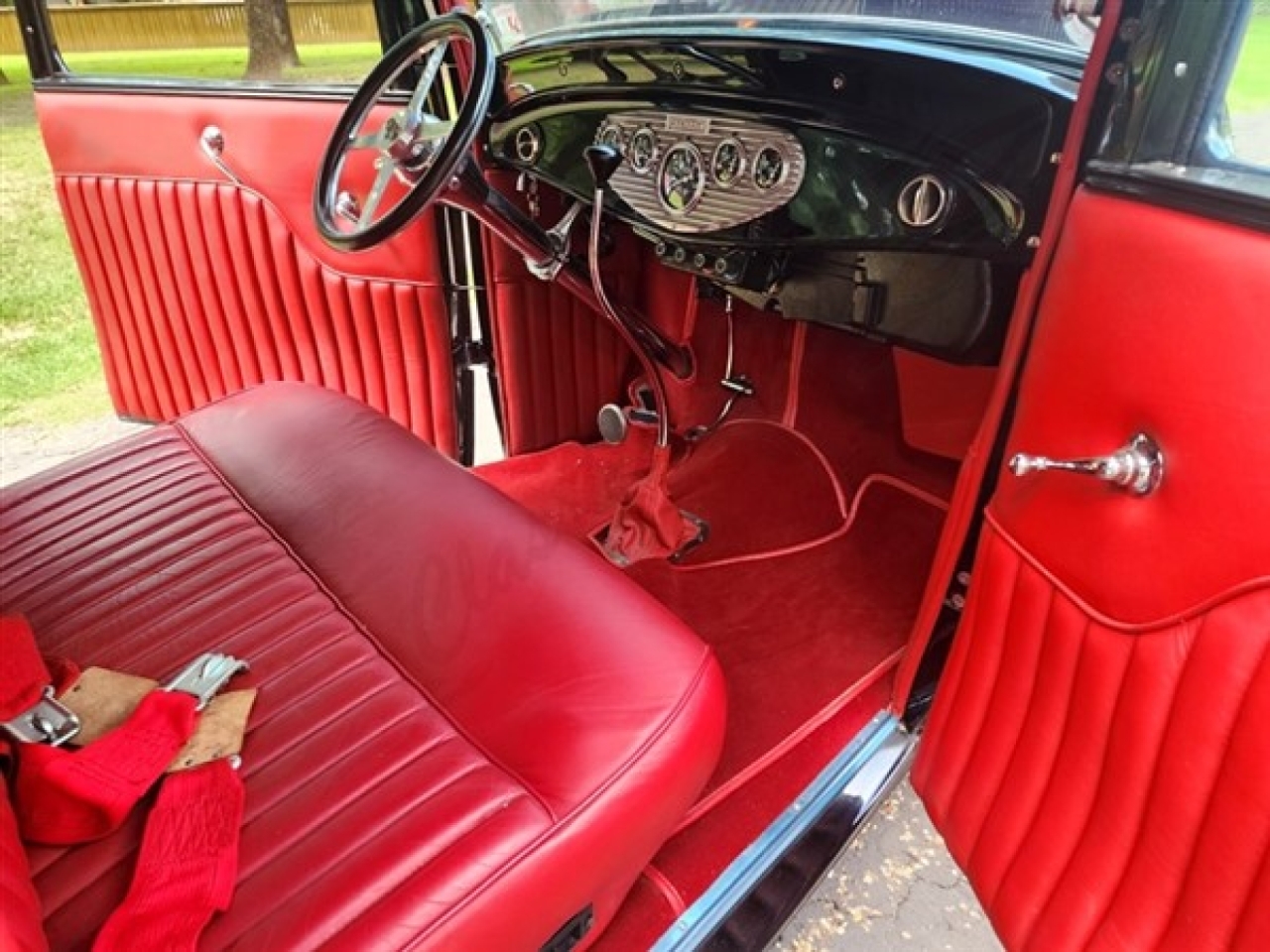 1932 Ford Sedan Custom