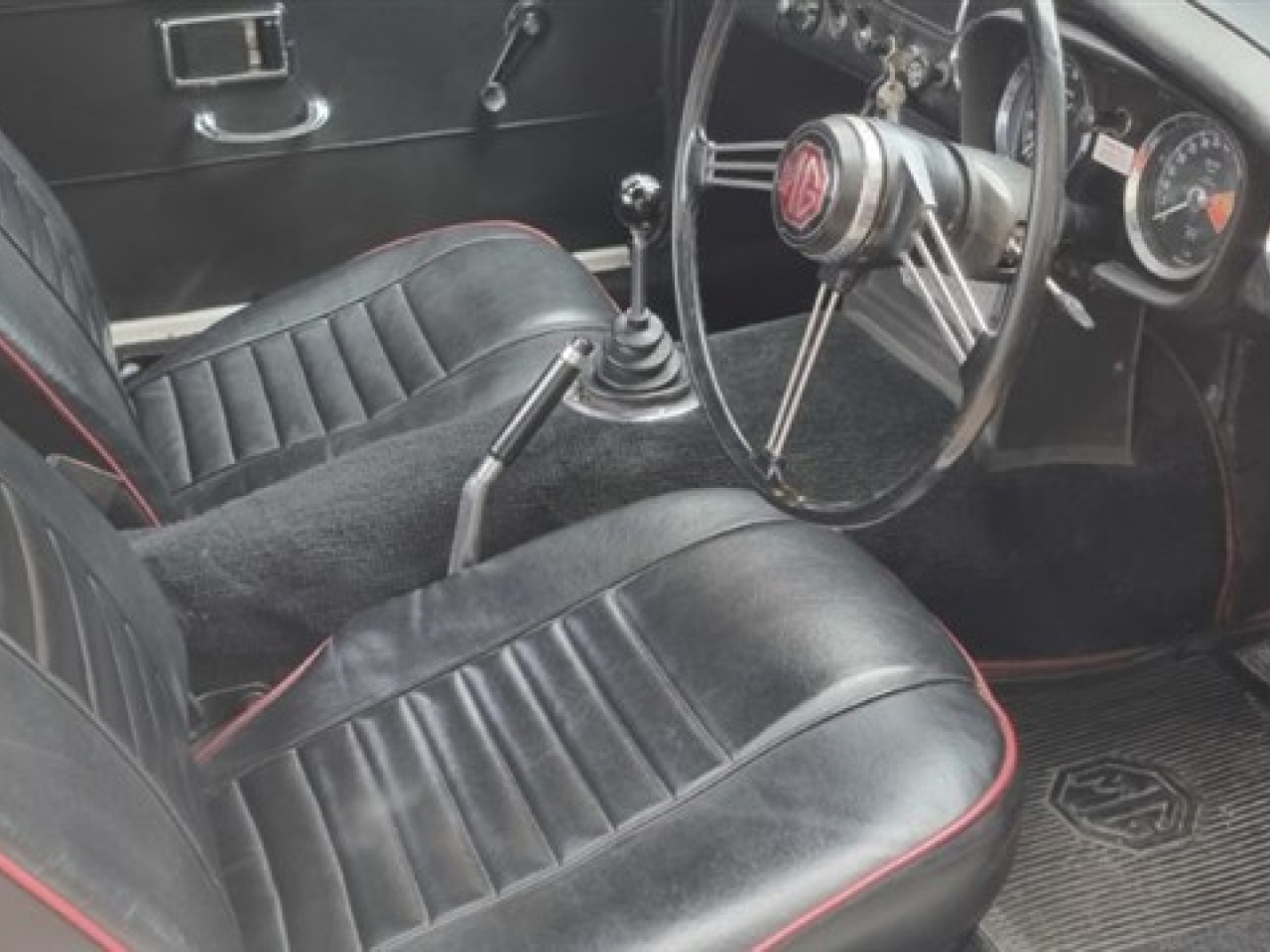 1969 MG B Roadster (Tartan Red)