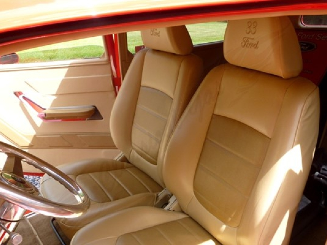 1933 Ford Custom Sedan