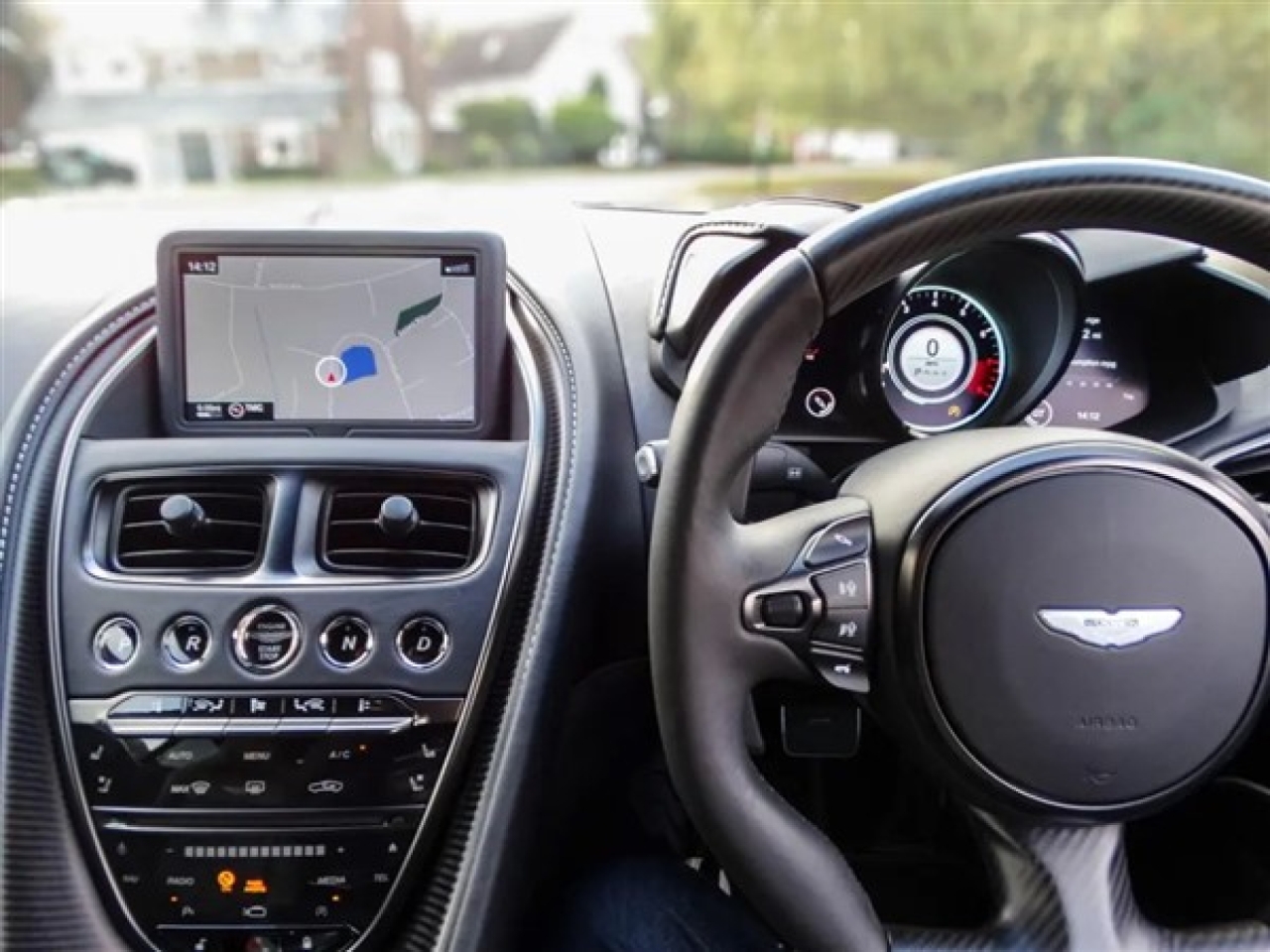 2024(24) Aston Martin DBS