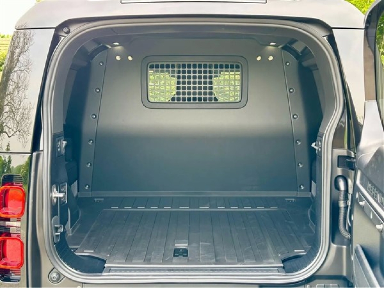 2025 Land Rover Defender 90