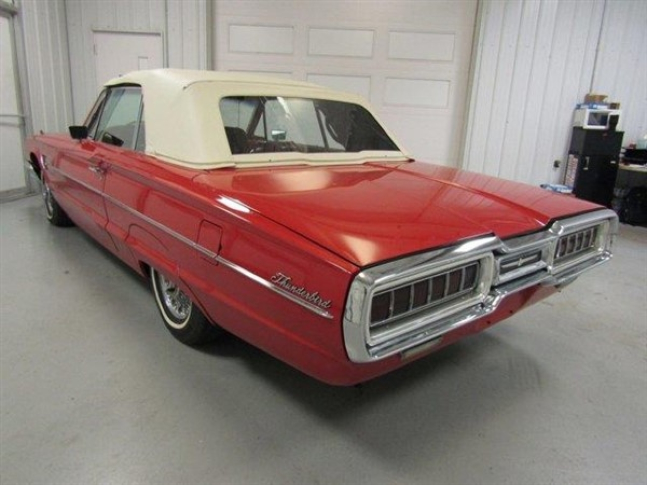 1965 Ford Thunderbird