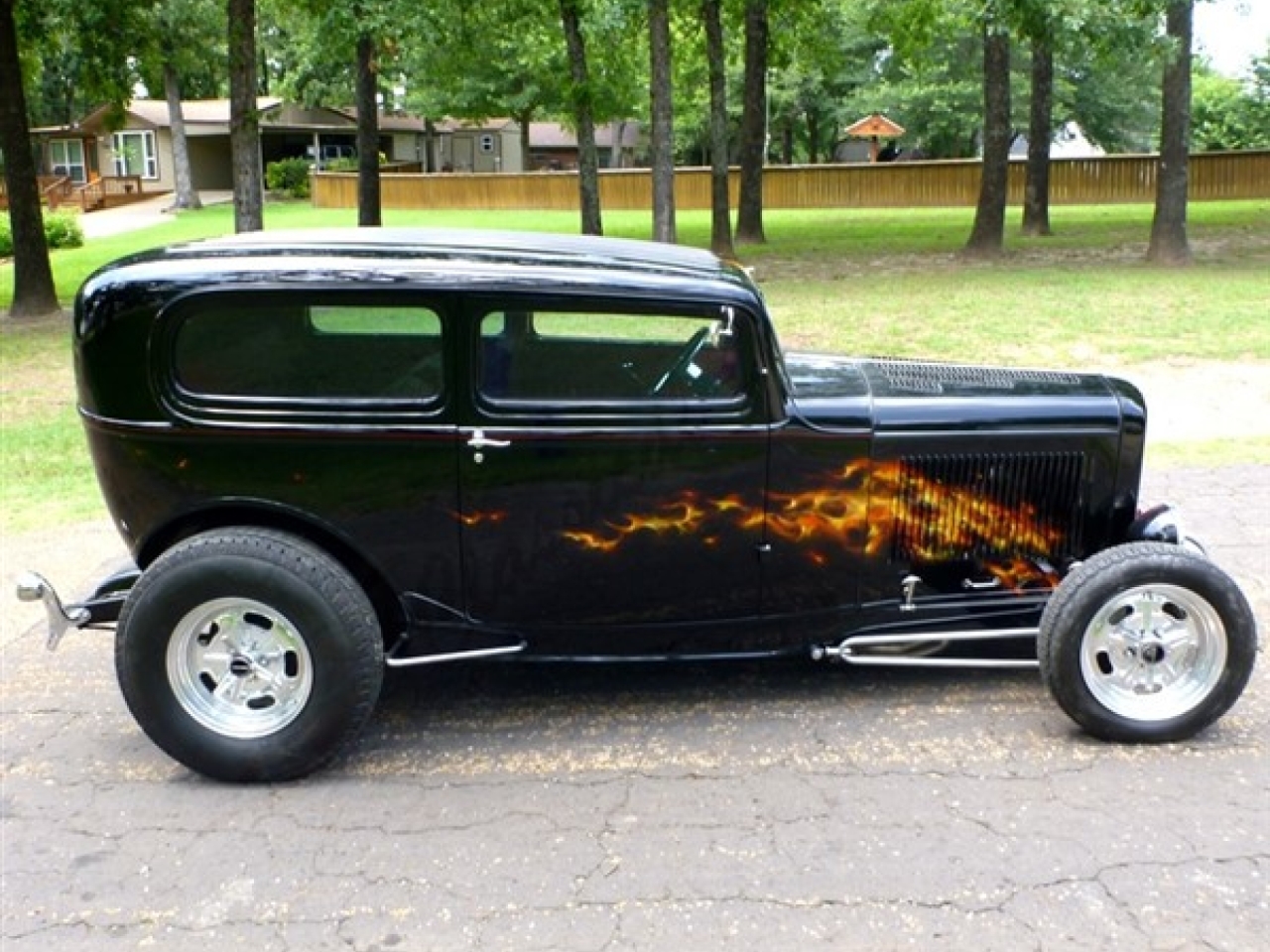 1932 Ford Sedan Custom
