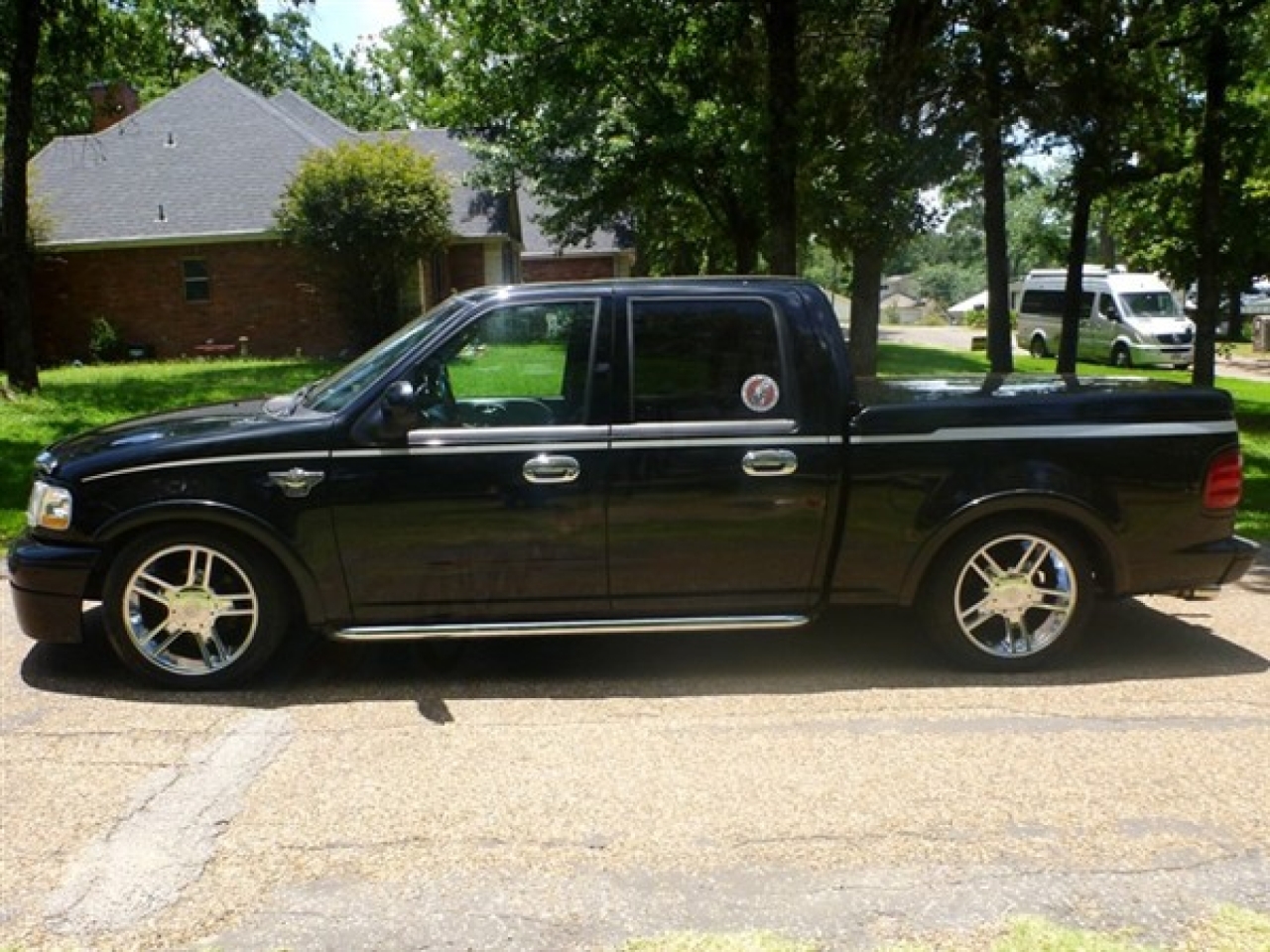 2003 Ford F150 (Harley Davidson Edition)
