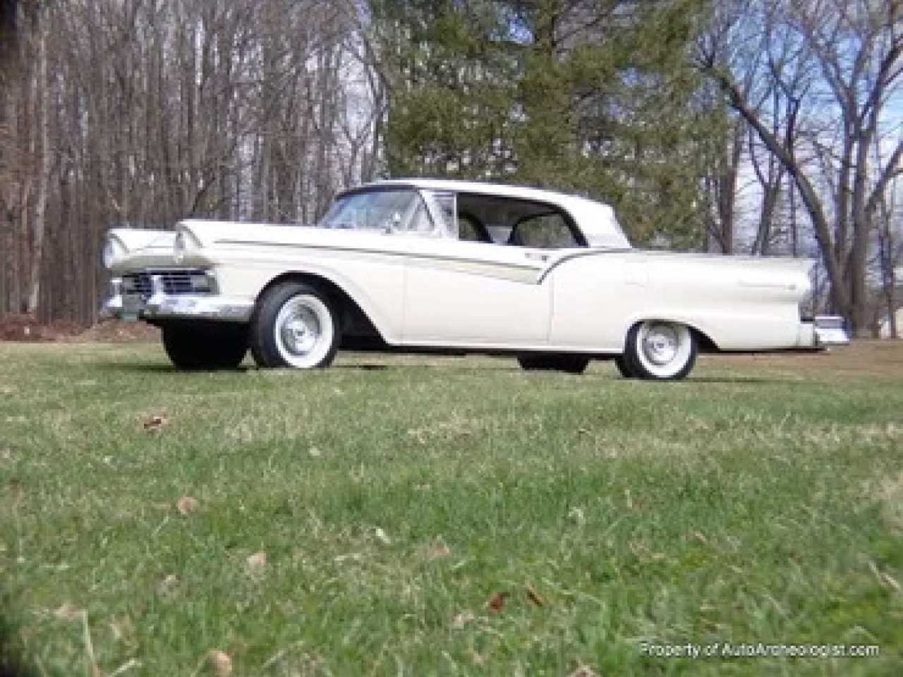 1957 Ford Skyliner