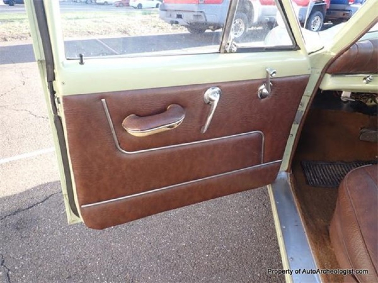 1953 Kaiser Traveler