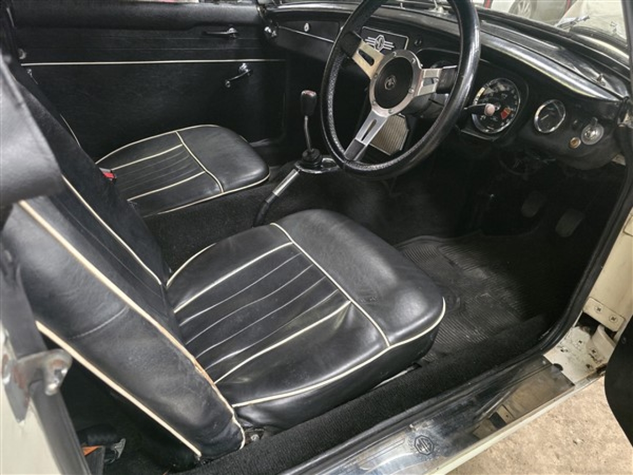 1964 MG B Roadster (Old English White)