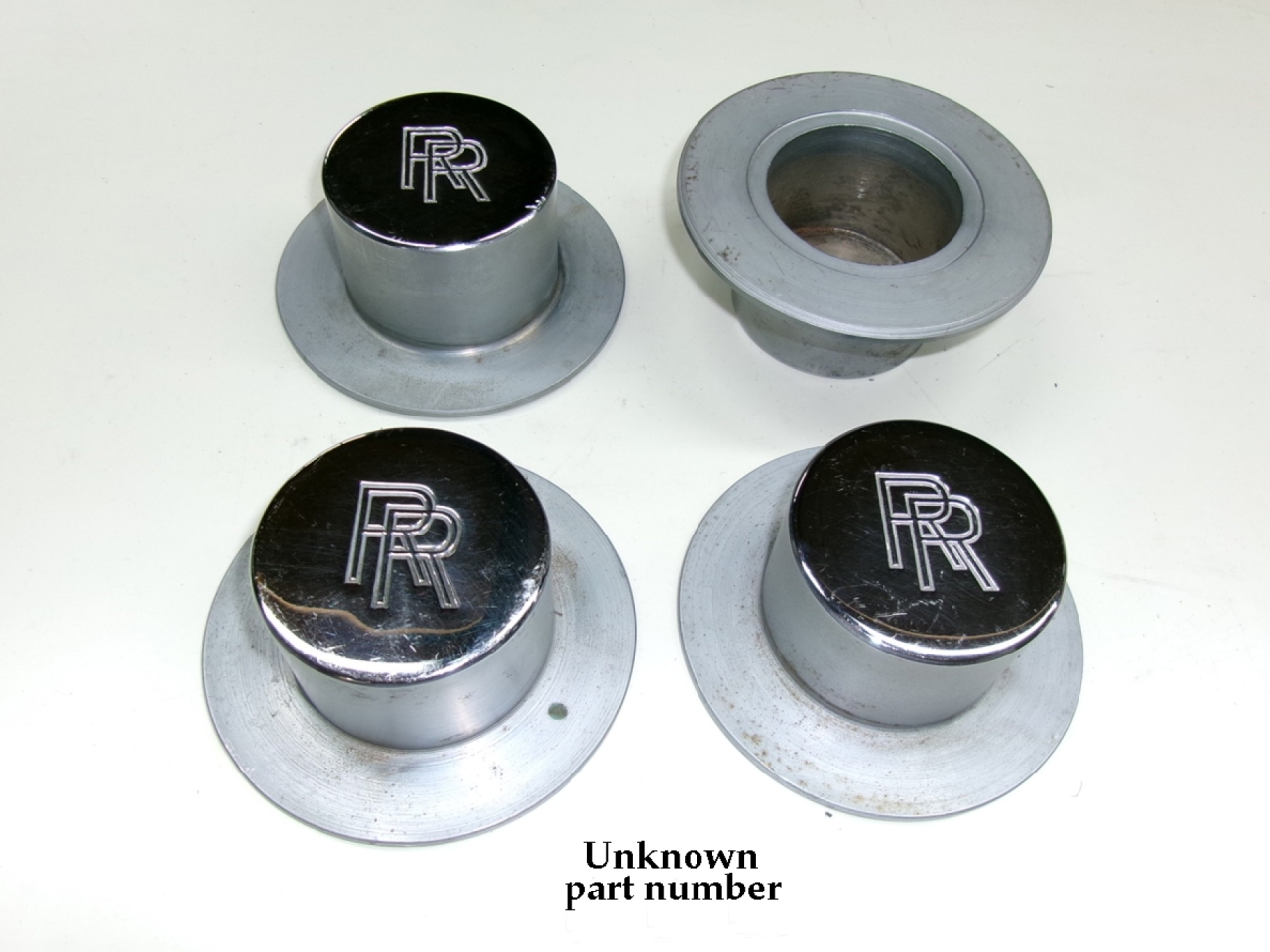 4x center hubcap (Unknown part number)