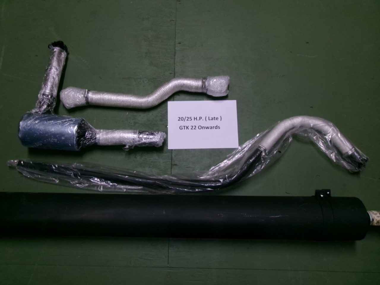 1x Front expansion box and 1x Intermediate pipe and 1x Main silencer and 1x Tail pipe