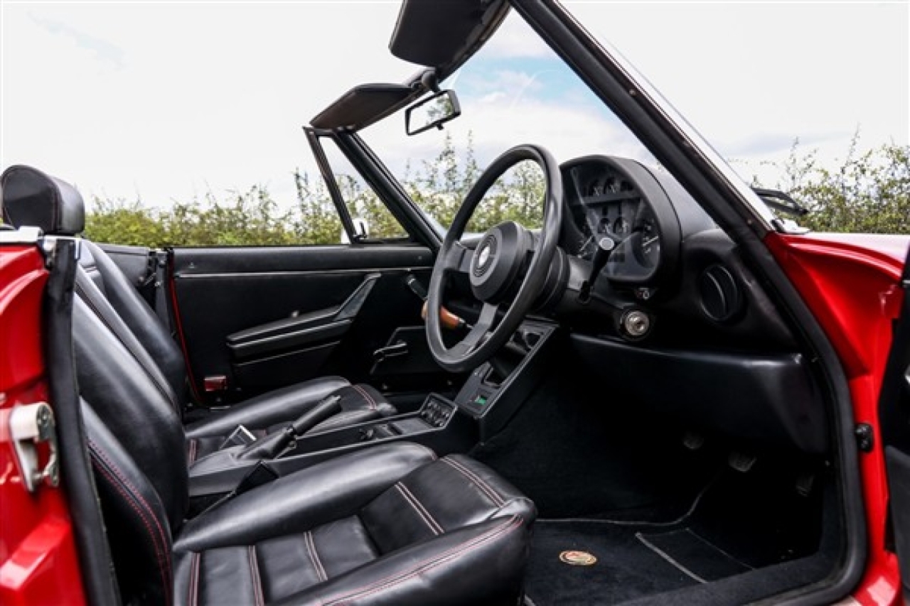 1989 Alfa Romeo 2000 Spider