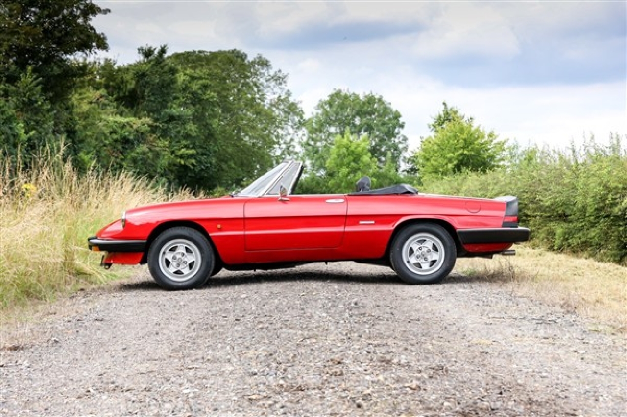 1989 Alfa Romeo 2000 Spider