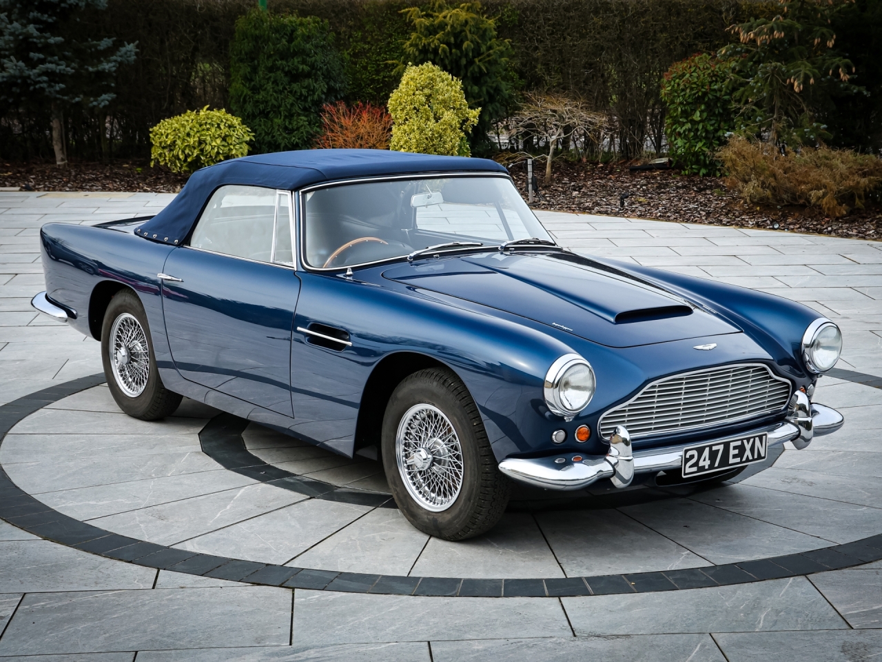 Aston Martin DB4 Convertible