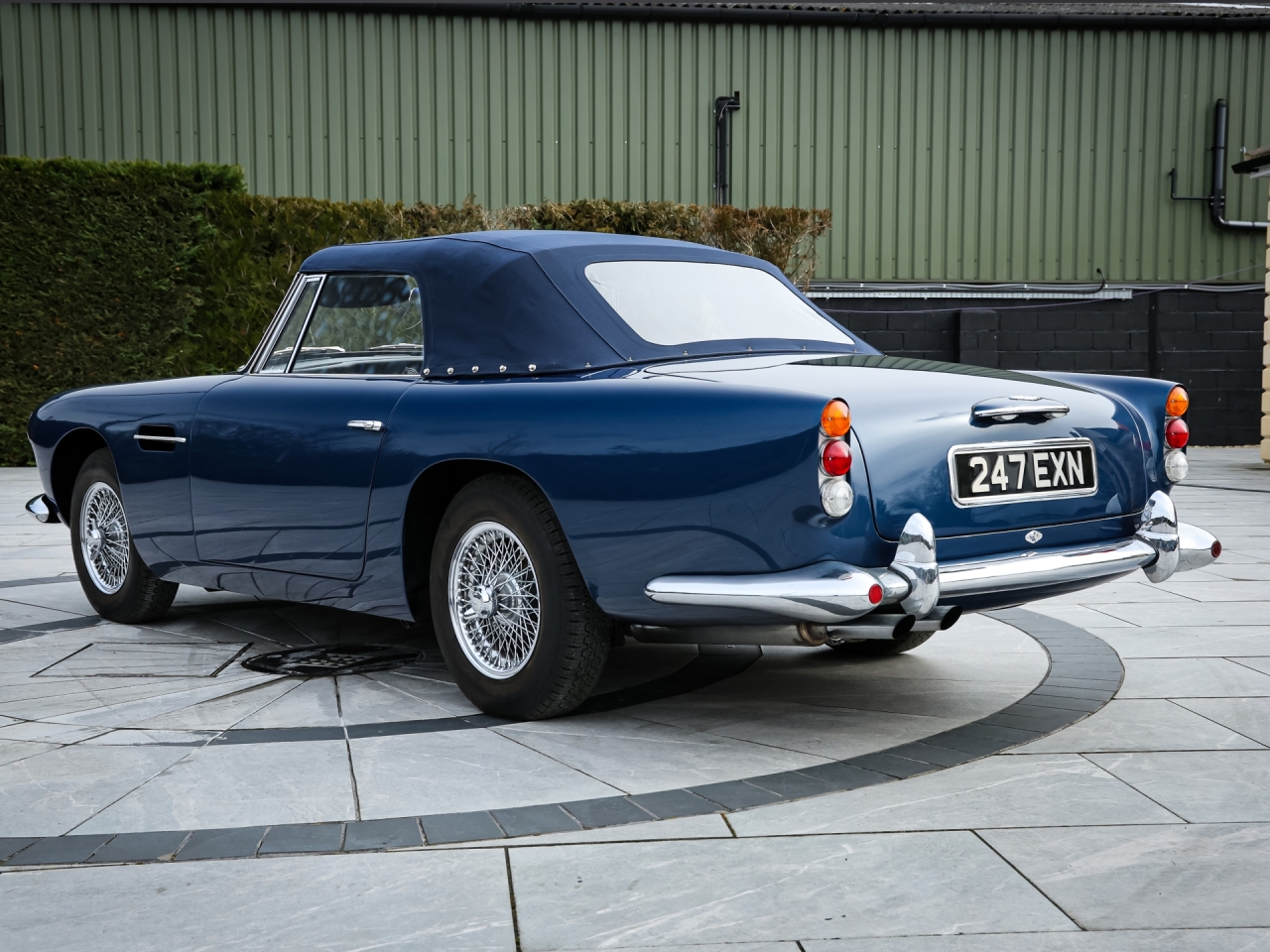 Aston Martin DB4 Convertible