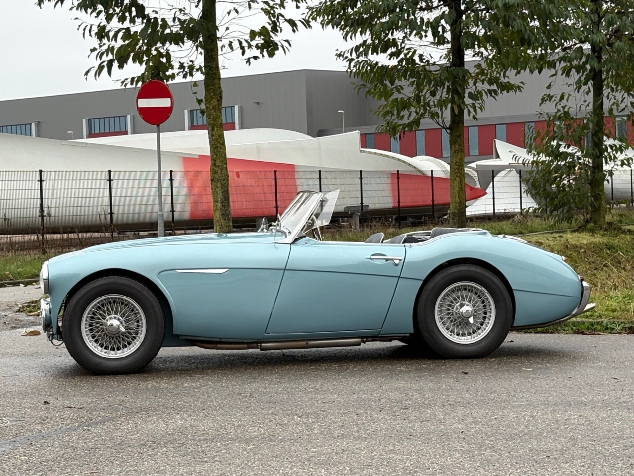 Austin Healey 100/6 blue