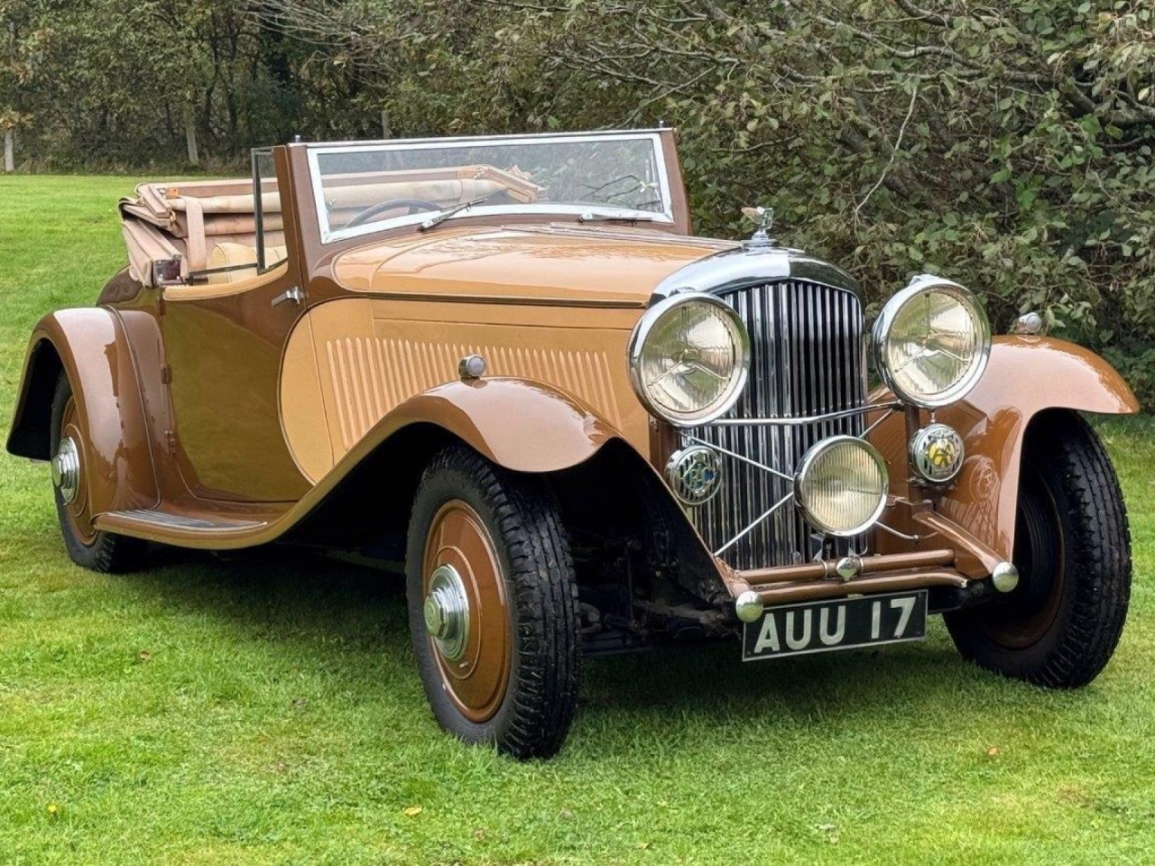 1933 Bentley 3.5 Litre Barker Sporting Drophead Coupe B17AE