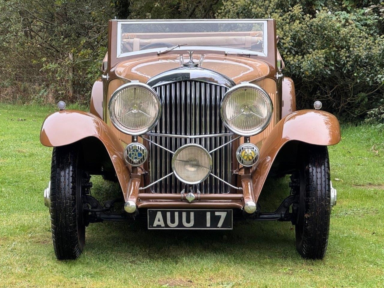 1933 Bentley 3.5 Litre Barker Sporting Drophead Coupe B17AE