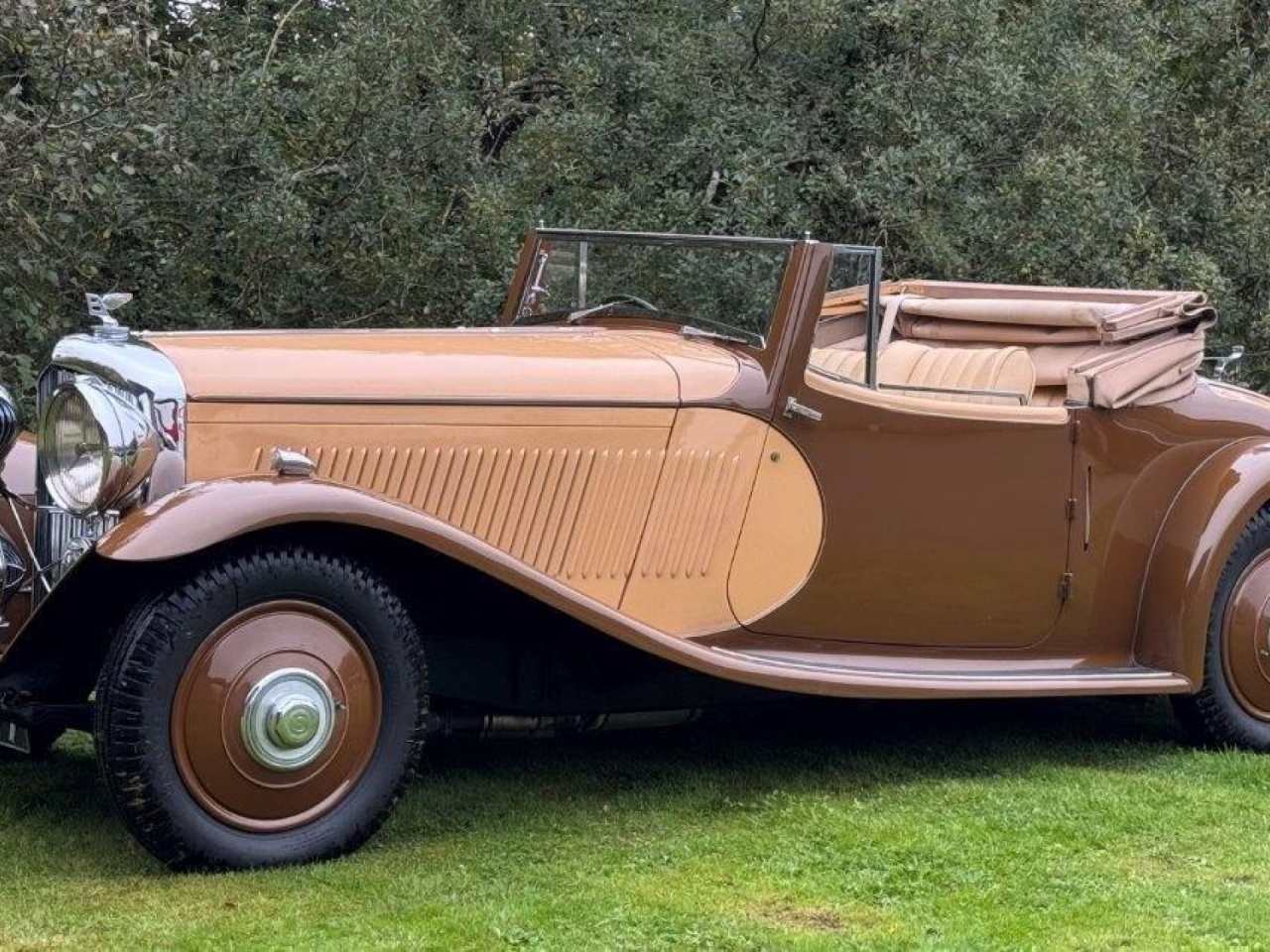 1933 Bentley 3.5 Litre Barker Sporting Drophead Coupe B17AE