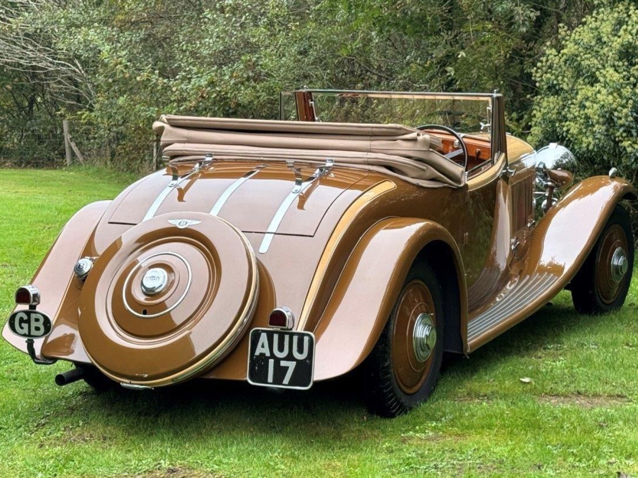 1933 Bentley 3.5 Litre Barker Sporting Drophead Coupe B17AE
