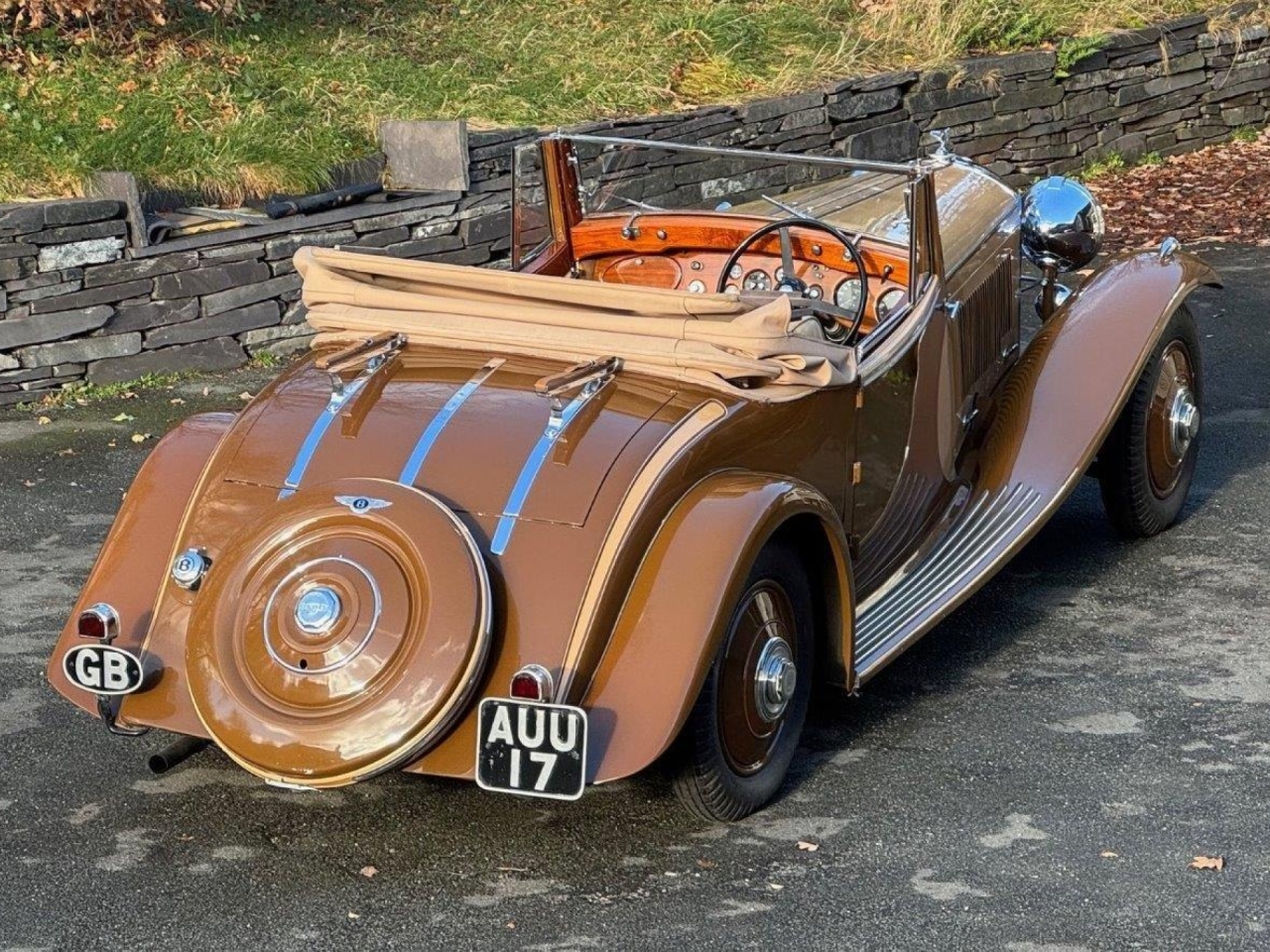 1933 Bentley 3.5 Litre Barker Sporting Drophead Coupe B17AE