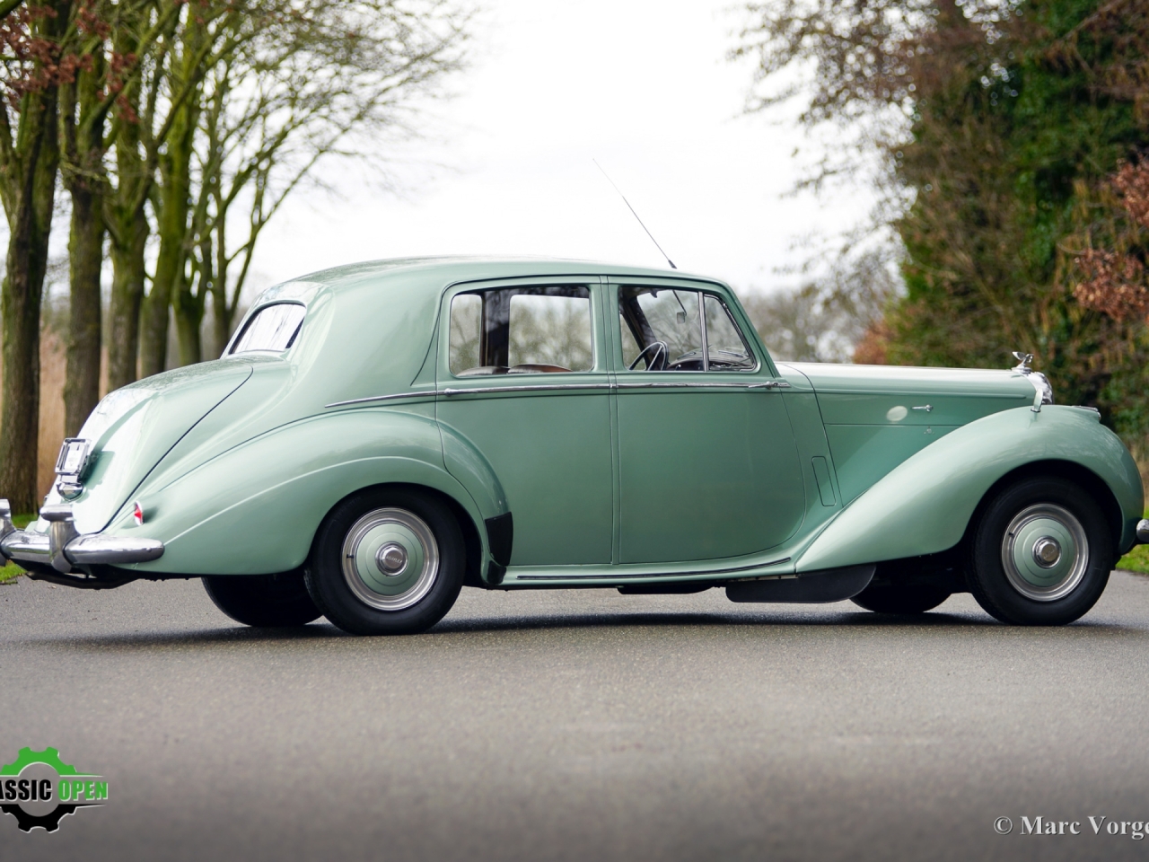 Classic Bentley R-type LHD Automatic