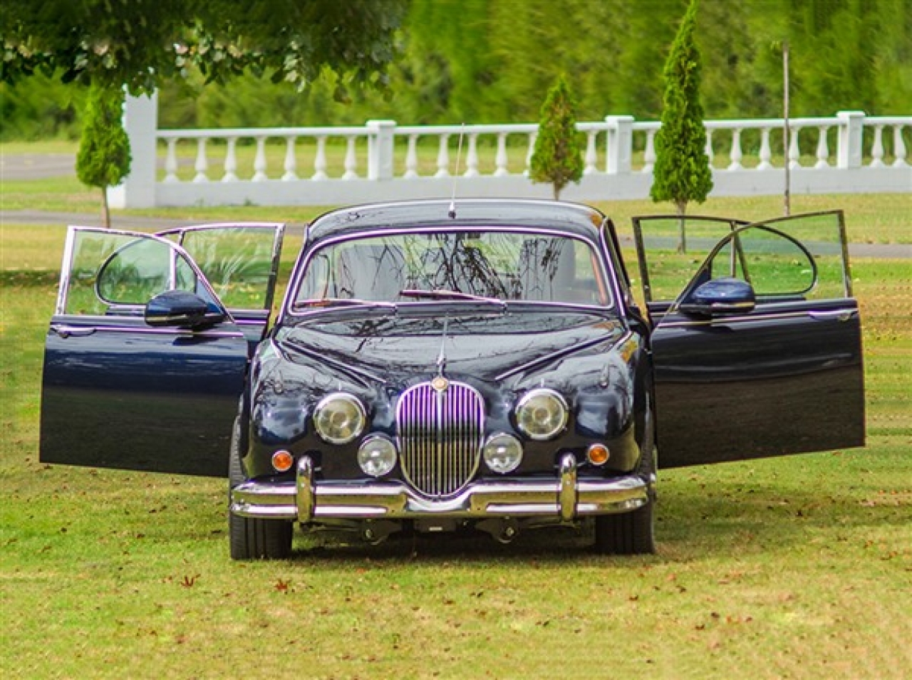 Beacham Jaguar MK2