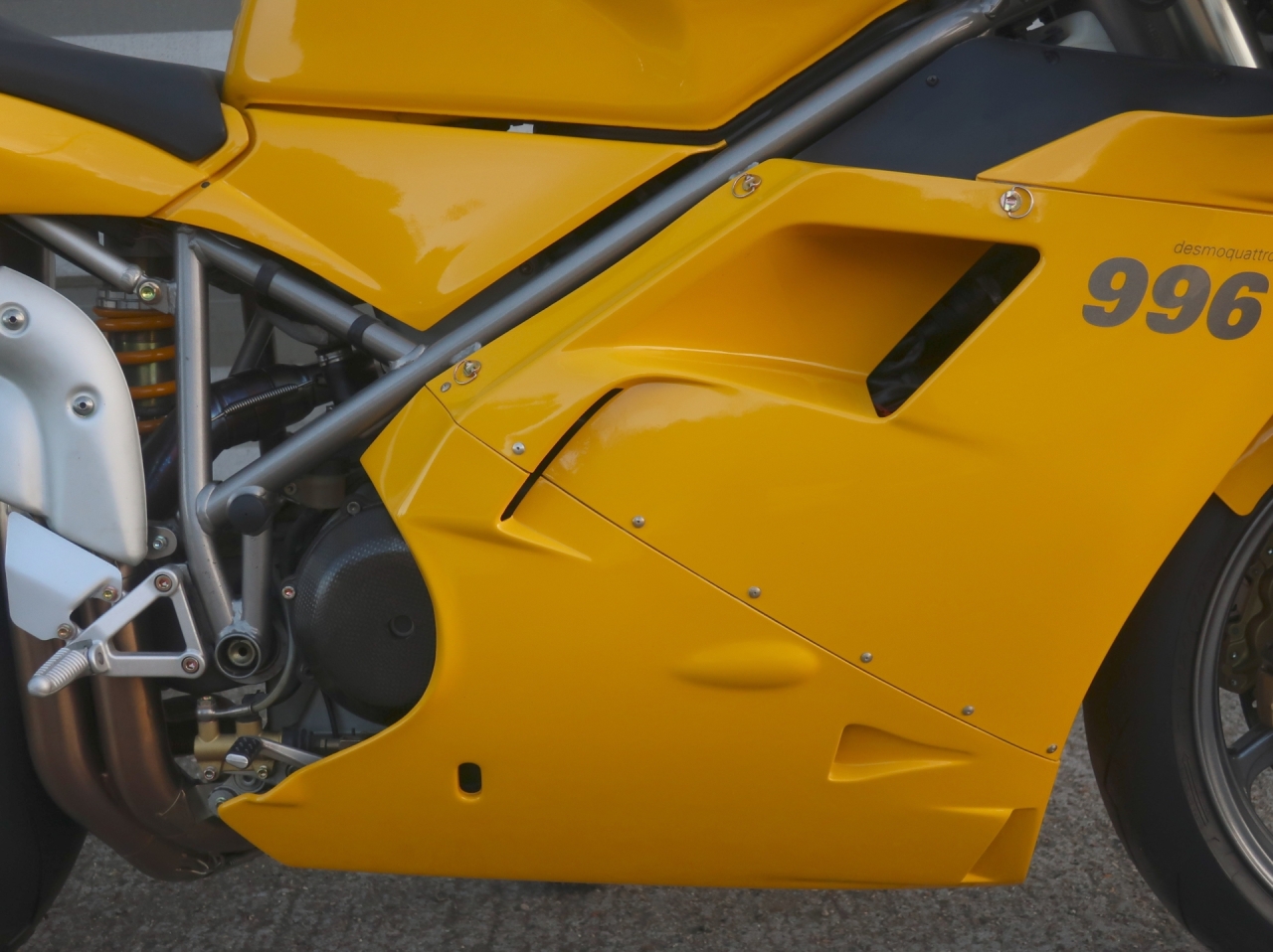 2002 Ducati 996S