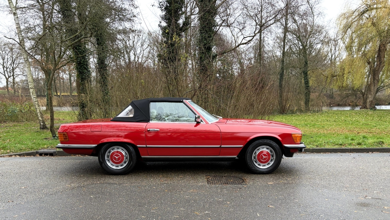 Very rare SL One owner for 40 years and 21.030 km. Stunning Original!