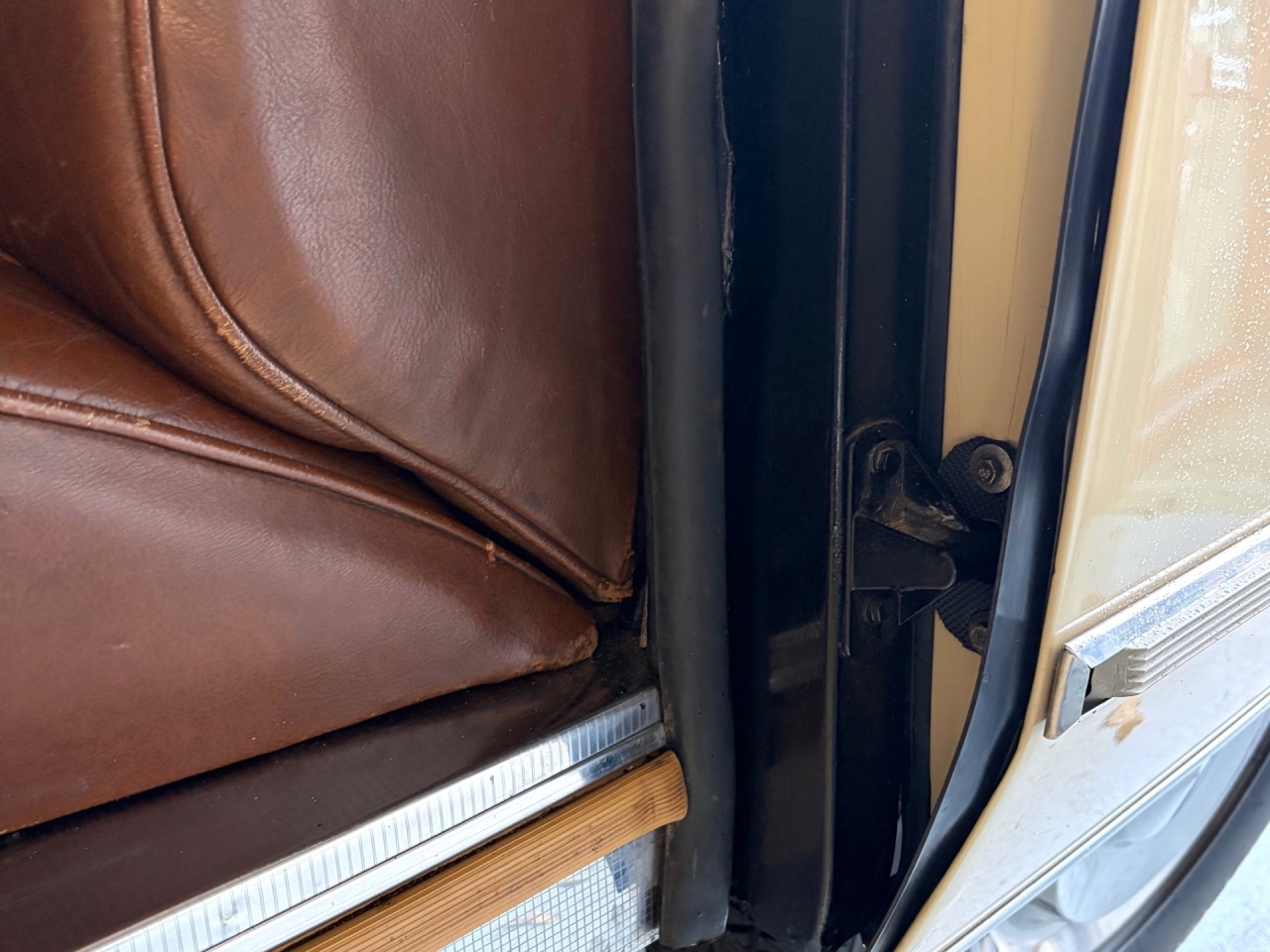 DS 21 Pallas 5 speed. 18 year 1 owner.