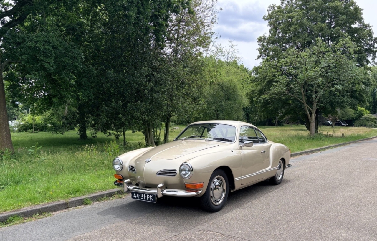 Top restored Karkmann Ghia. Rare and beautiful color.