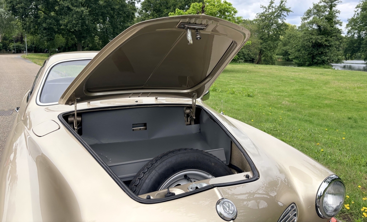 Top restored Karkmann Ghia. Rare and beautiful color.