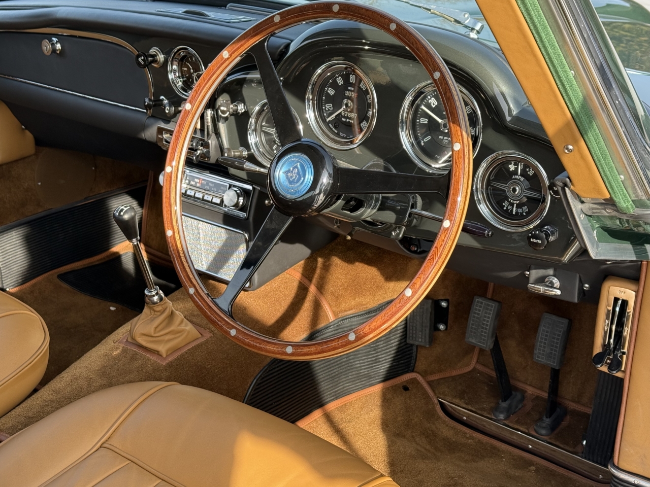 Aston Martin DB4 Series 2