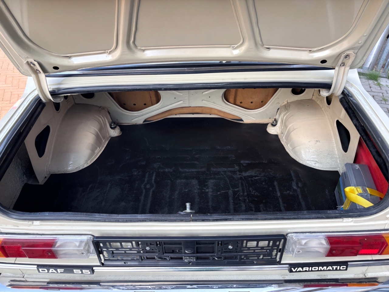 Daf 55 SOLD-Your Classic Car