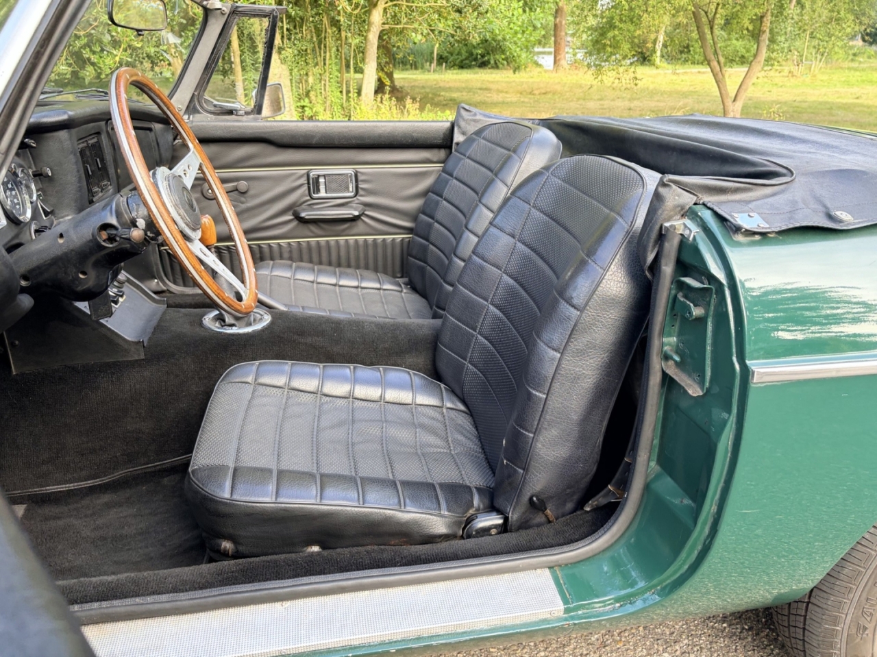 1976 MG B