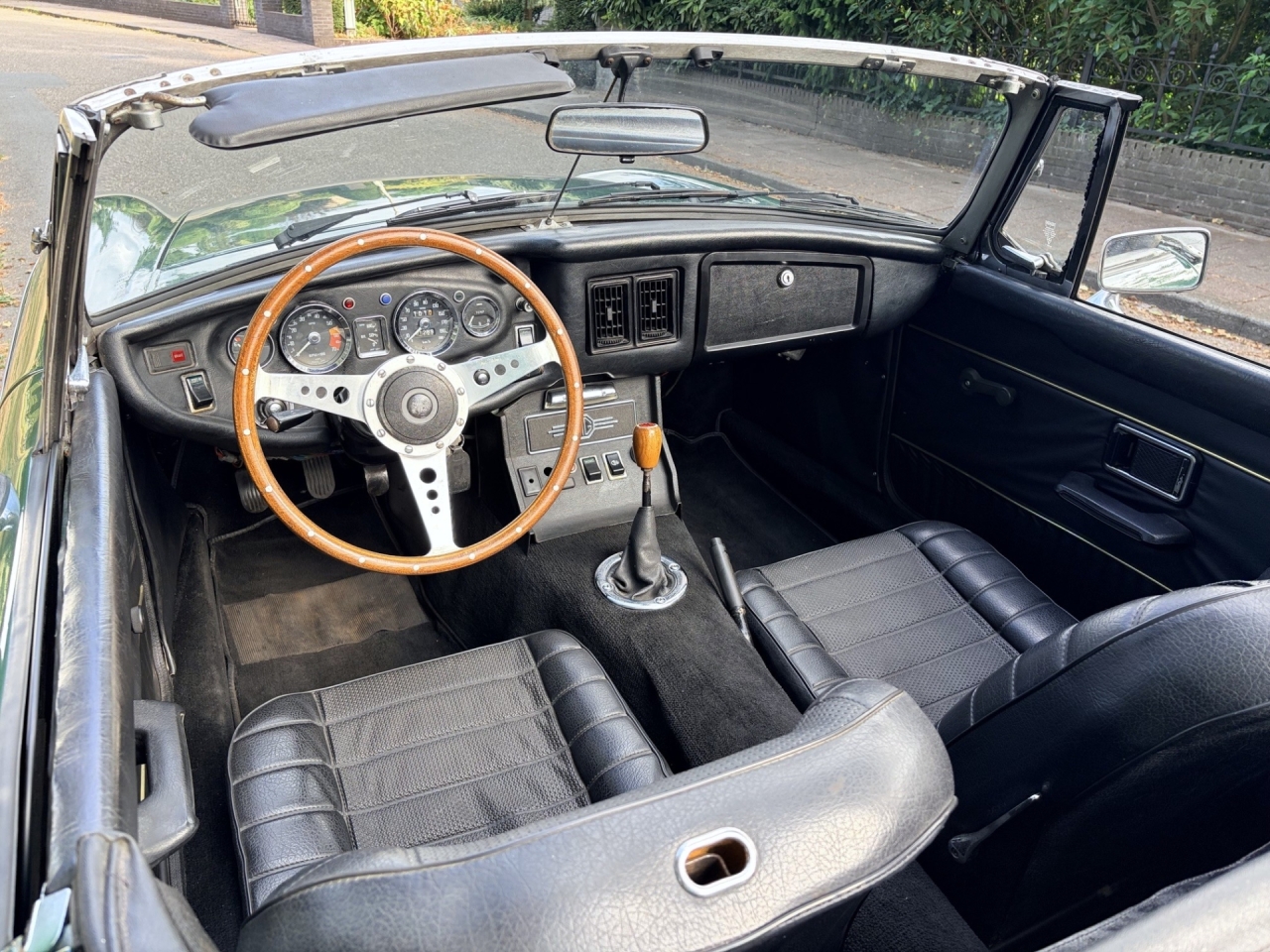 1976 MG B