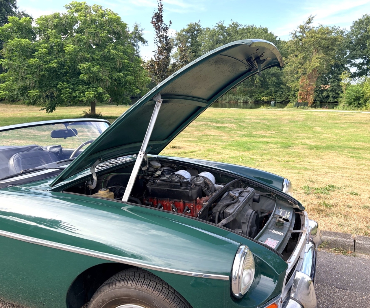 1976 MG B