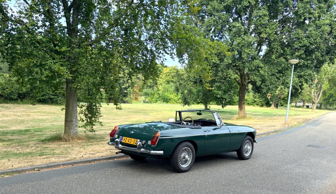 1976 MG B