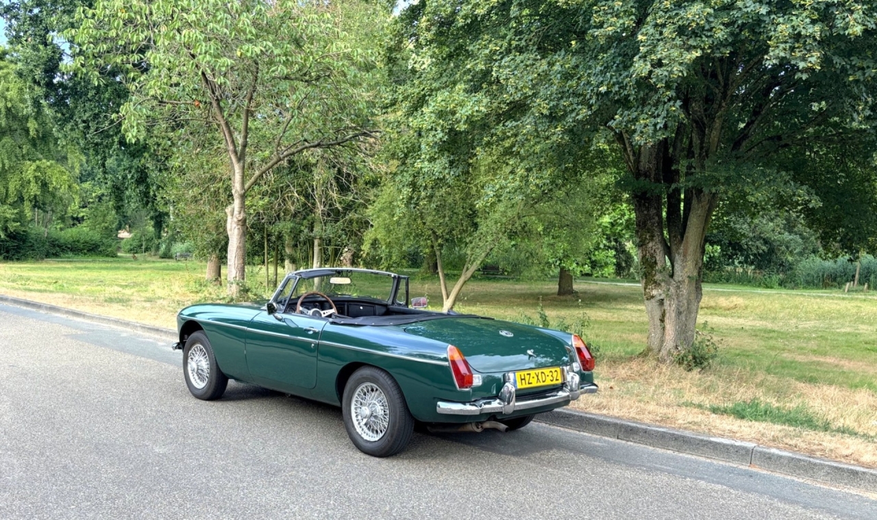 1976 MG B